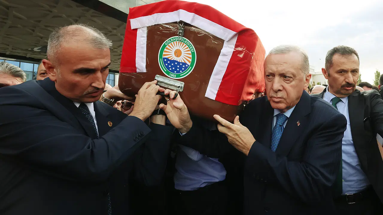 erdogan hamdi kilic icin duzenlenen cenaze torenine katildi gorevlerini ihmal ettigine sahit olmadim NptB16uw