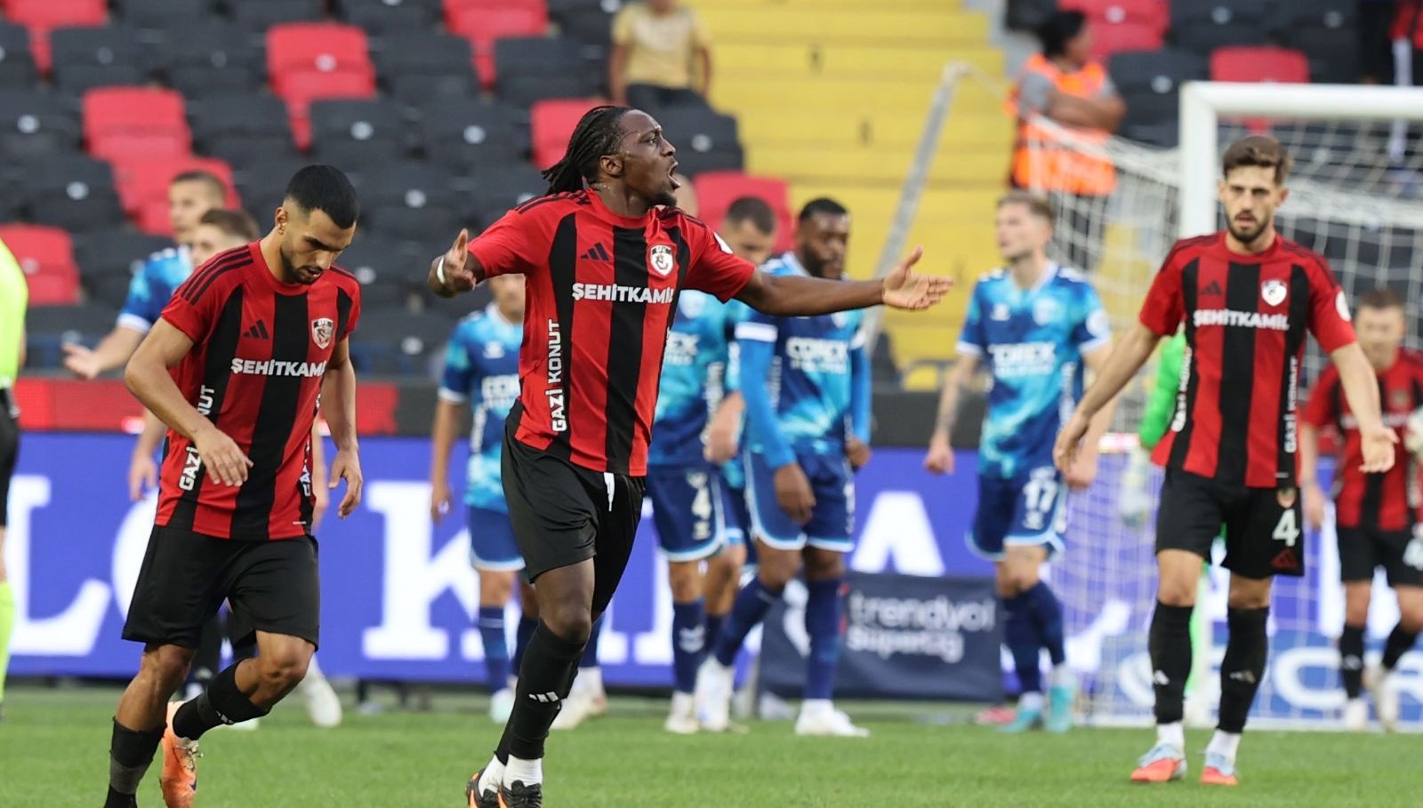 gaziantep fkdan 5 maclik seri V2RMlNlD