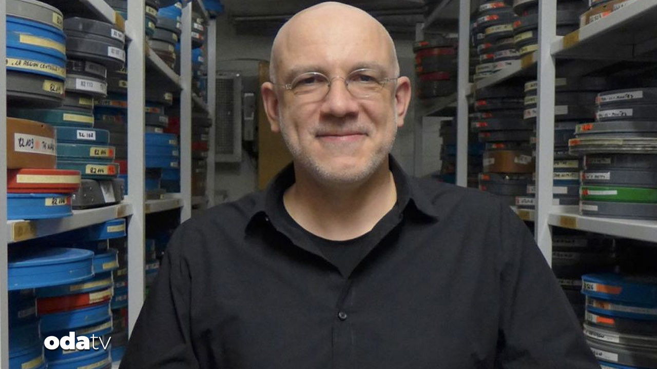 hocalarin alinmadigi bogazicine katil elini kolunu sallayarak girdi eEgcgDDC