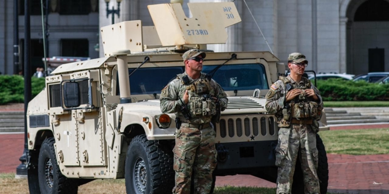 trump baltimorea ordu gondermek istedi halk sokaklara dokuldu O3x2TvZy