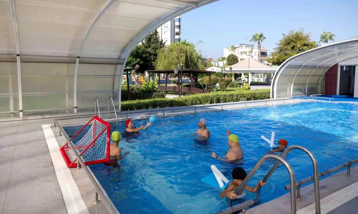 mersin buyuksehir belediyesinden ozel gereksinimli bireylere yaz yuzme kursu MgeihVhi