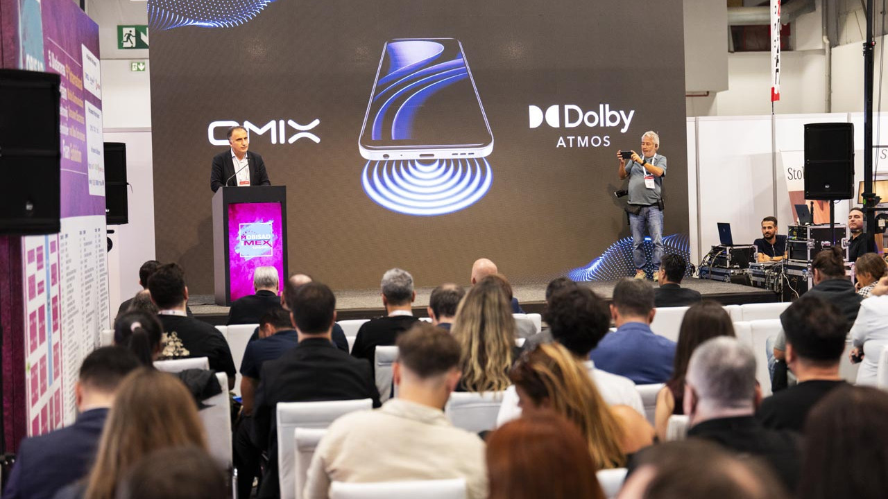 mistacoglu holding mobisad imex fuarinda oppo ve omixin yeni akilli cihazlarini tanitti 3PX2mFyD.jpg