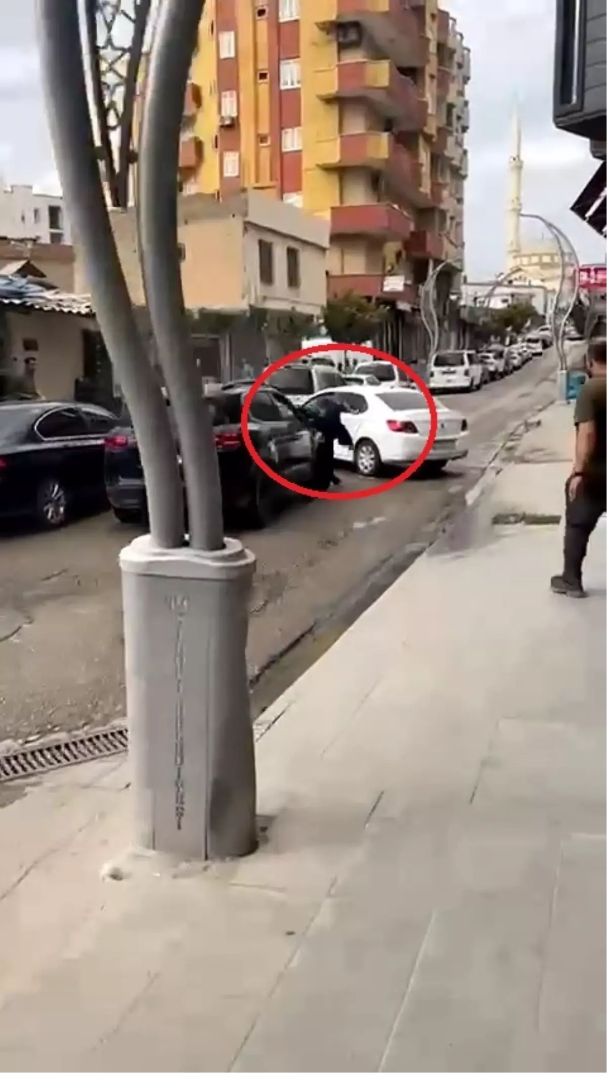 tartisma kanli bitti cip surucusu ayaklarini ezdi I98UKTCv.jpg