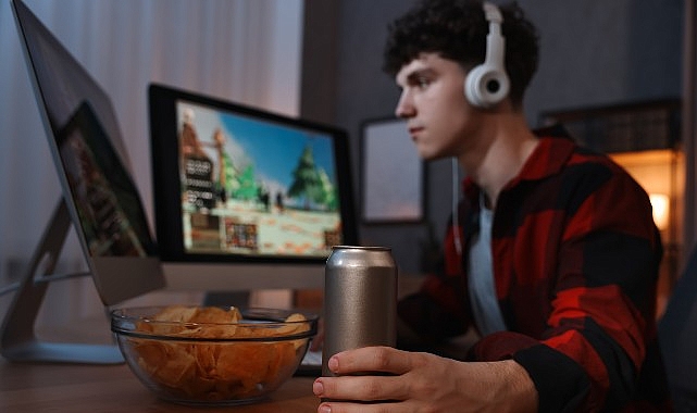 enerji icecegiyle alkol karisimi ilk belirtiler carpinti ve tansiyon yukselmesi 8WbFA15t.jpg