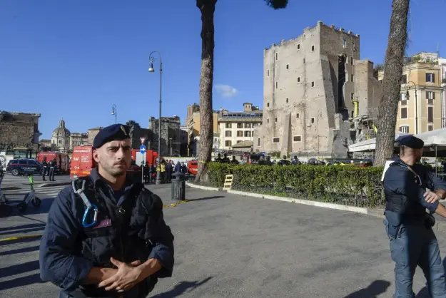 roma donemine ait kale tadilat sirasinda coktu bir isci hayatini kaybetti VEniw6eT.jpg