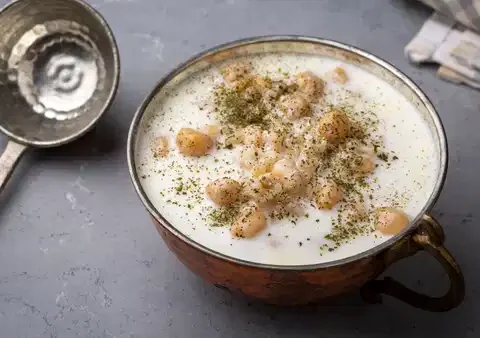 Yazin serinleten geleneksel lezzet ayran asi corbasi tarifi 8A9js1Qw